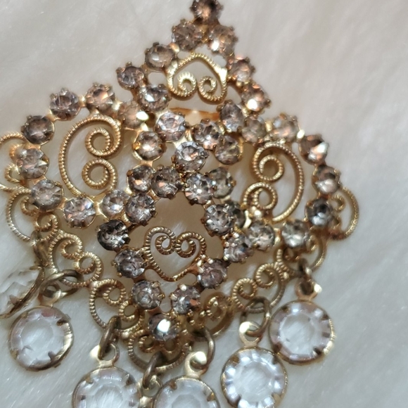 Vintage gold tone pin brooch - Picture 3 of 6